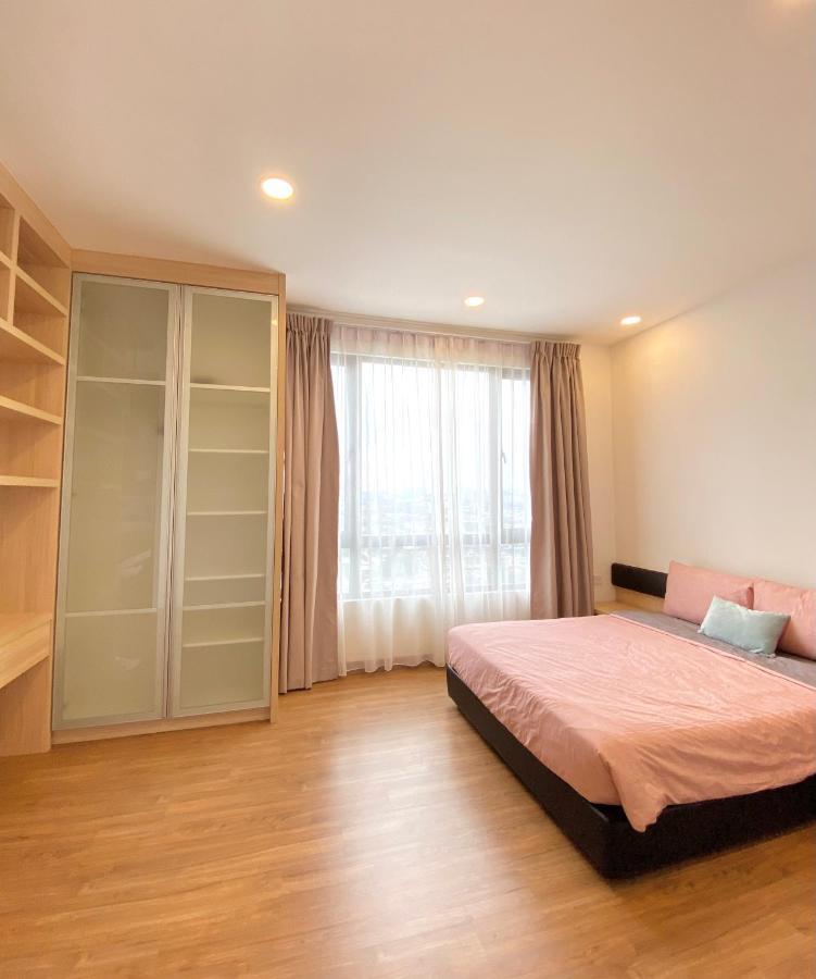 Dream Suite 2 - Landmark Residence 1, High Floor, Nice View, Wi-Fi & Tv Box كاجانغ المظهر الخارجي الصورة